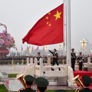 Soldiers raise the flag for the National Day at the Tian'anmen Square in Beijing, October 1, 2017 Source: Xinhua