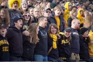 Alumni and friends tailgate at Homecoming 2018