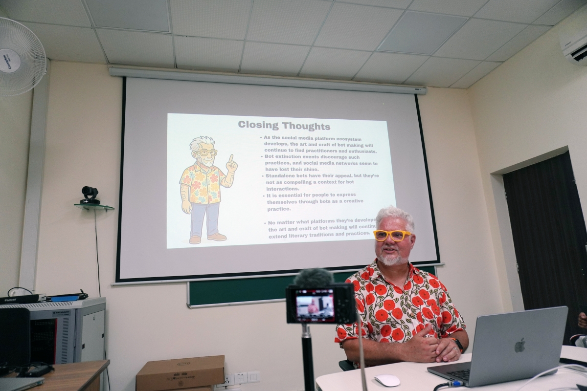 Dr. Leonardo Flores presents his public lecture, “The Importance of Digital Writing in the Age of AI.” Photo submitted