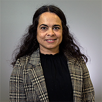 Dr. Lara Souza