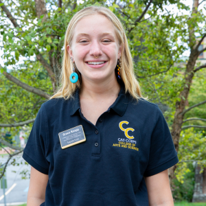 CAS Corps member Grace Knapp is a sophomore global studies major from Greensboro. Photo by Lauren Andersen.